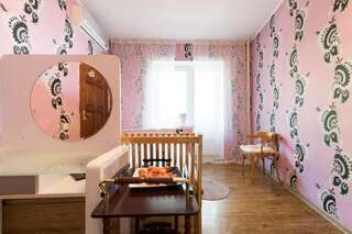 Гостевой дом Guest House on Kaldaiakova 38 Алматы Стандартный двухместный номер с 1 кроватью и общей ванной комнатой-8